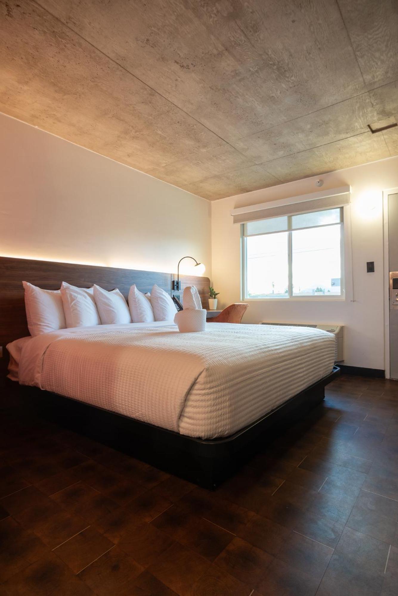 The Alice Hotel 土桑 外观 照片